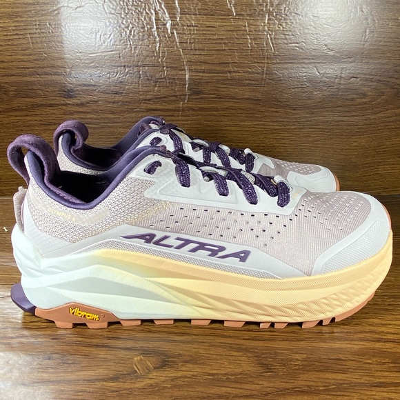 Altra Shoes - Altra Womens Olympus 6 women’s size 9.5